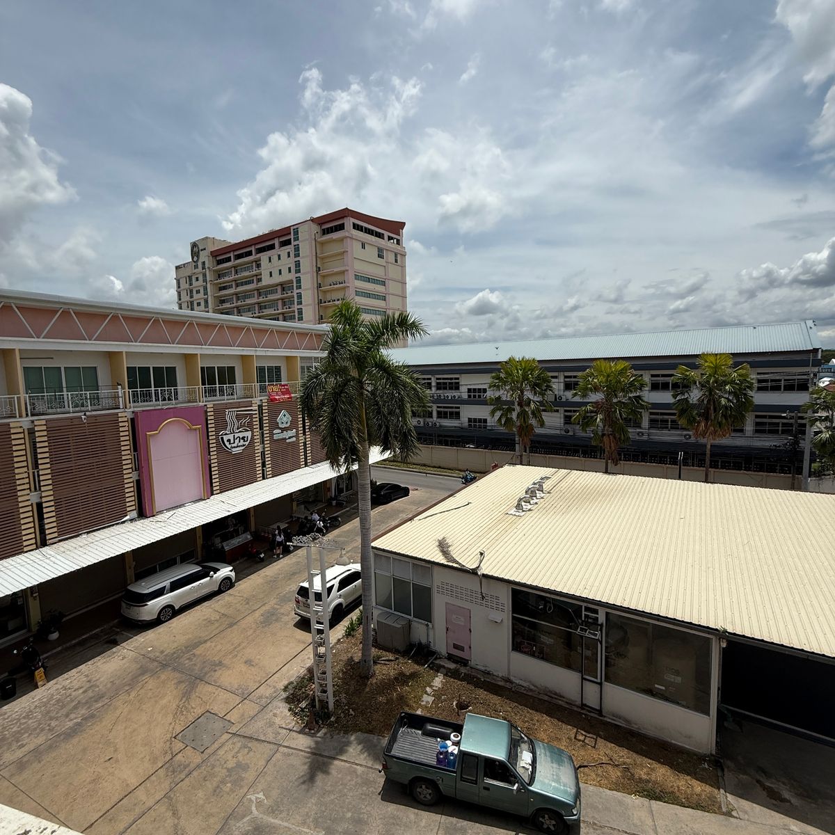 ขายอาคารพาณิชย์ลพบุรี : ขายด่วน ตึกแถว 3 ชั้น สภาพใหม่ ทำเลทอง หลัง มรภ.เทพสตรี ลพบุรี