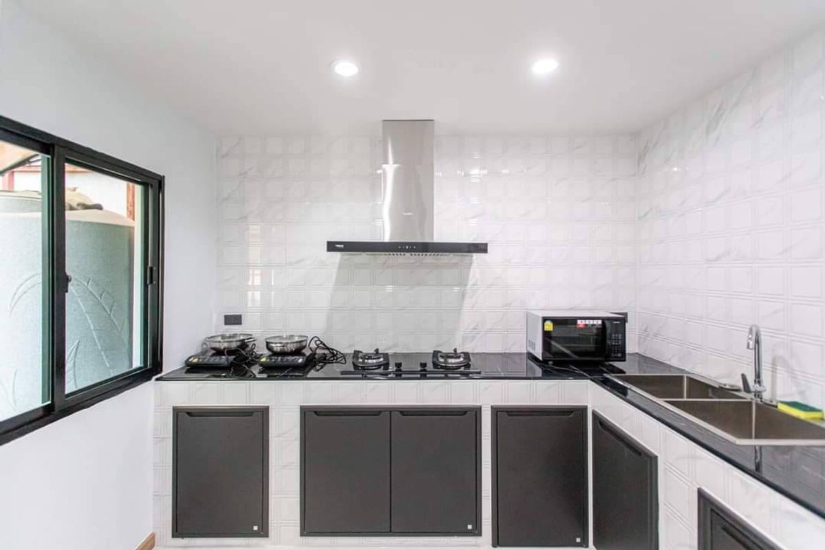 For RentTownhomeLadprao, Central Ladprao : Luxurious house for rent in Huai Khwang area Suitable for business people Baan Busara Camples, Wippawadee 20, Intersection 18 Chatuchak (N.1468)