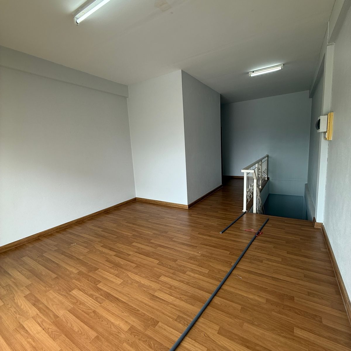 ขายอาคารพาณิชย์ลพบุรี : ขายด่วน ตึกแถว 3 ชั้น สภาพใหม่ ทำเลทอง หลัง มรภ.เทพสตรี ลพบุรี