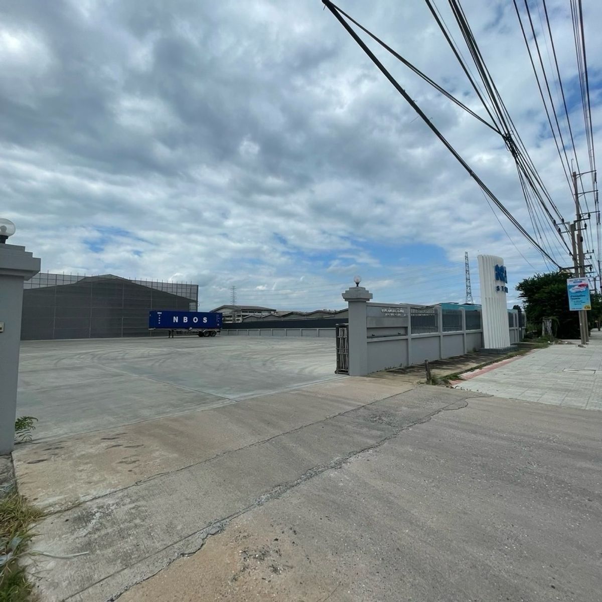 For RentFactorySamut Prakan,Samrong : Rent a large factory 5,824 sq.m., Bang Phli Thepharak Industrial Estate, Bang Pla, Samut Prakan Province, with EEC crane, industrial location, near Chon Buri, Chachoengsao and Rayong, as well as Suvarnabhumi Airport.