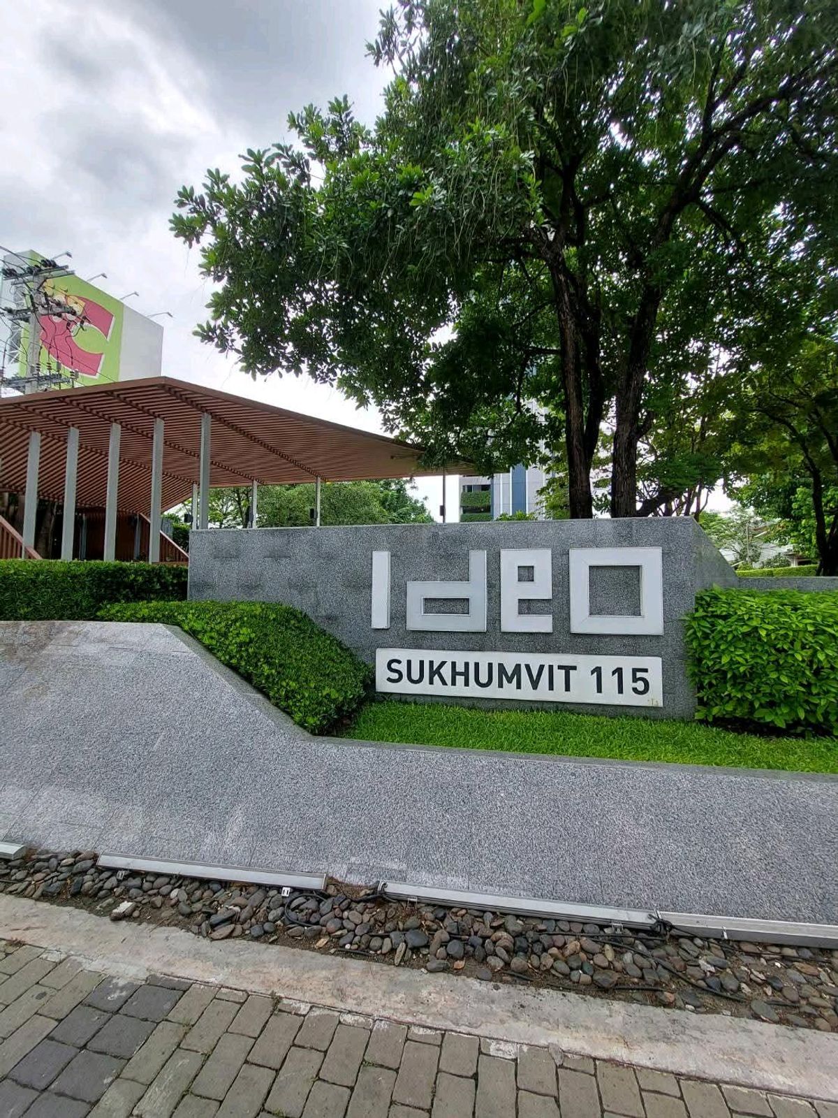 For RentCondoSamut Prakan,Samrong : Rent IDO, Sukhumvit 115, complete pool view, ready for 8000. Urgent booking !!!