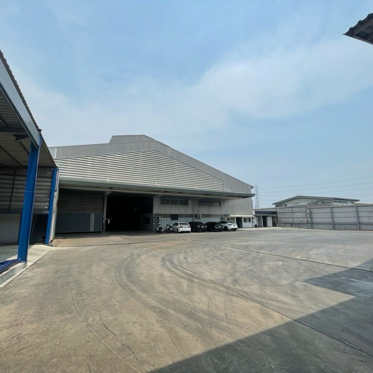 ให้เช่าโรงงานสมุทรปราการ สำโรง : ให้เช่า โรงงานใหญ่ 3,699 ตารางเมตร นิคม บางพลี เทพารักษ์ บางปลา จังหวัด สมุทรปราการ พร้อม ระบบเครน ทำเล EEC อุตสาหกรรม ใกล้ ชลบุรี ฉะเชิงเทรา และ ระยอง รวมถึง สนามบิน สุวรรณภูมิ