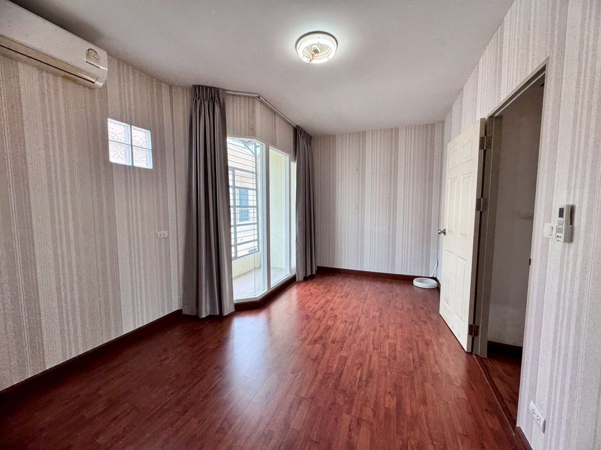 ขายทาวน์โฮมลาดกระบัง สุวรรณภูมิ : ขายด่วนหมู่บ้าน ศุภาลัย สวนหลวงร.9 สภาพใหม่มาก เพียงแค่ 3.9 ล้าน (N.668)