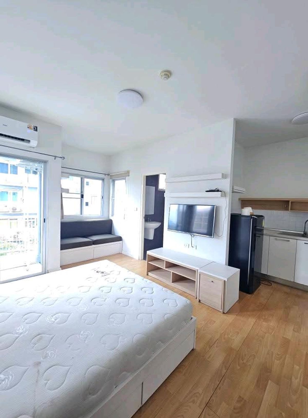 ให้เช่าคอนโดวงเวียนใหญ่ เจริญนคร : ว่างให้เช่าด่วน!: My Condo Sathorn - Taksin (มาย คอนโด สาทร - ตากสิน)
 สนใจสอบถามแอดไลน์ @condo168 (มี@ ข้างหน้าด้วยนะคะ)