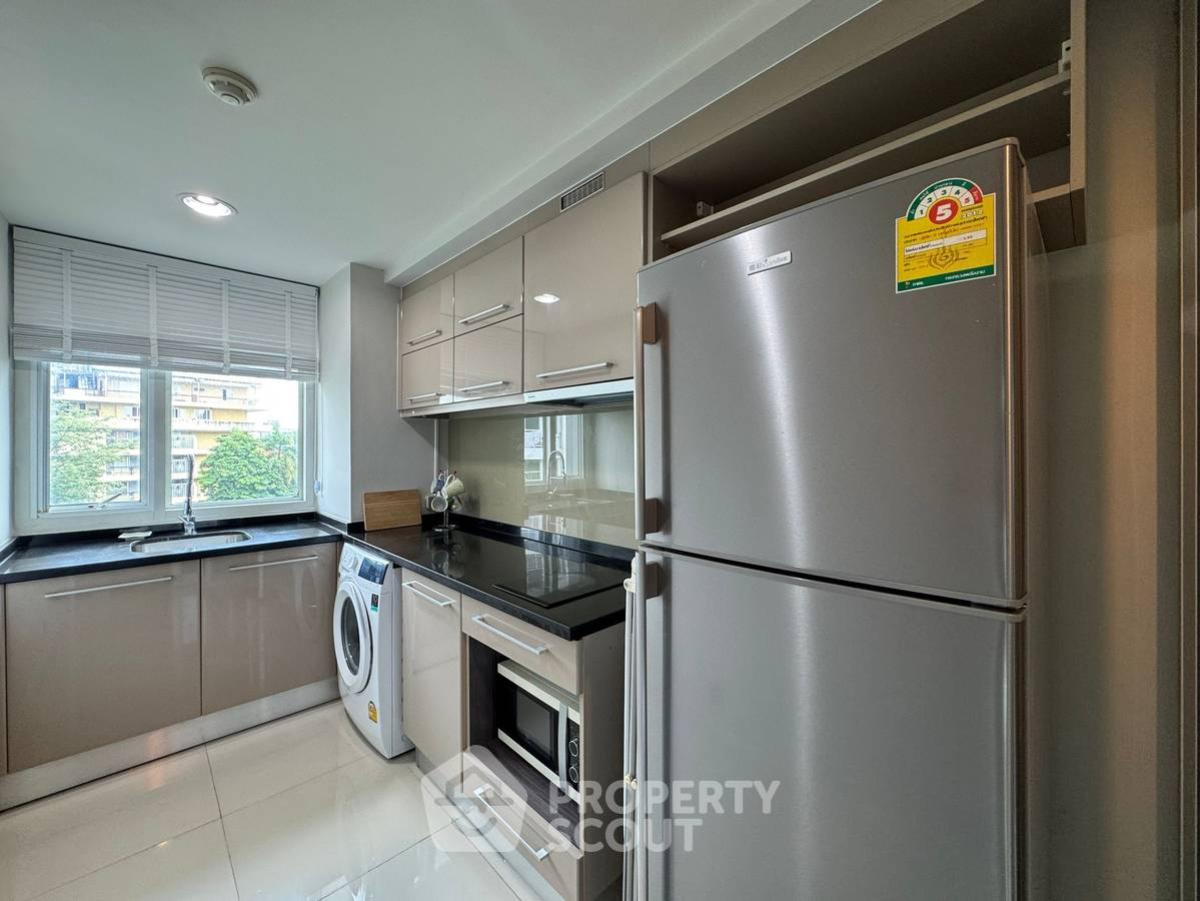 For RentCondoSukhumvit, Asoke, Thonglor : 1-BR Condo at The Crest Sukhumvit 49 near BTS Thong Lor