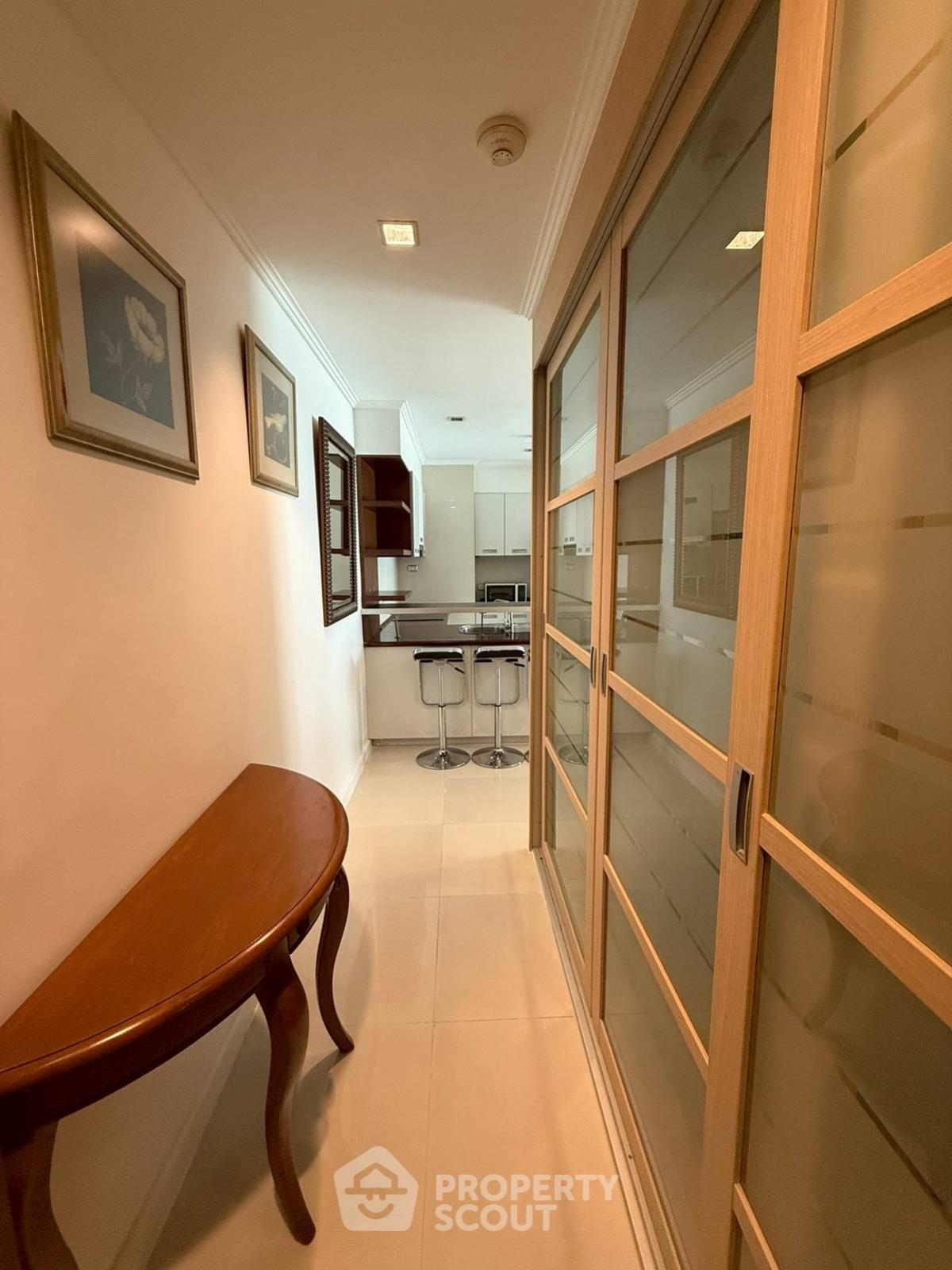 For RentCondoNana, North Nana,Sukhumvit13, Soi Nana : 2-BR Condo at Sukhumvit City Resort Condominium near BTS Nana