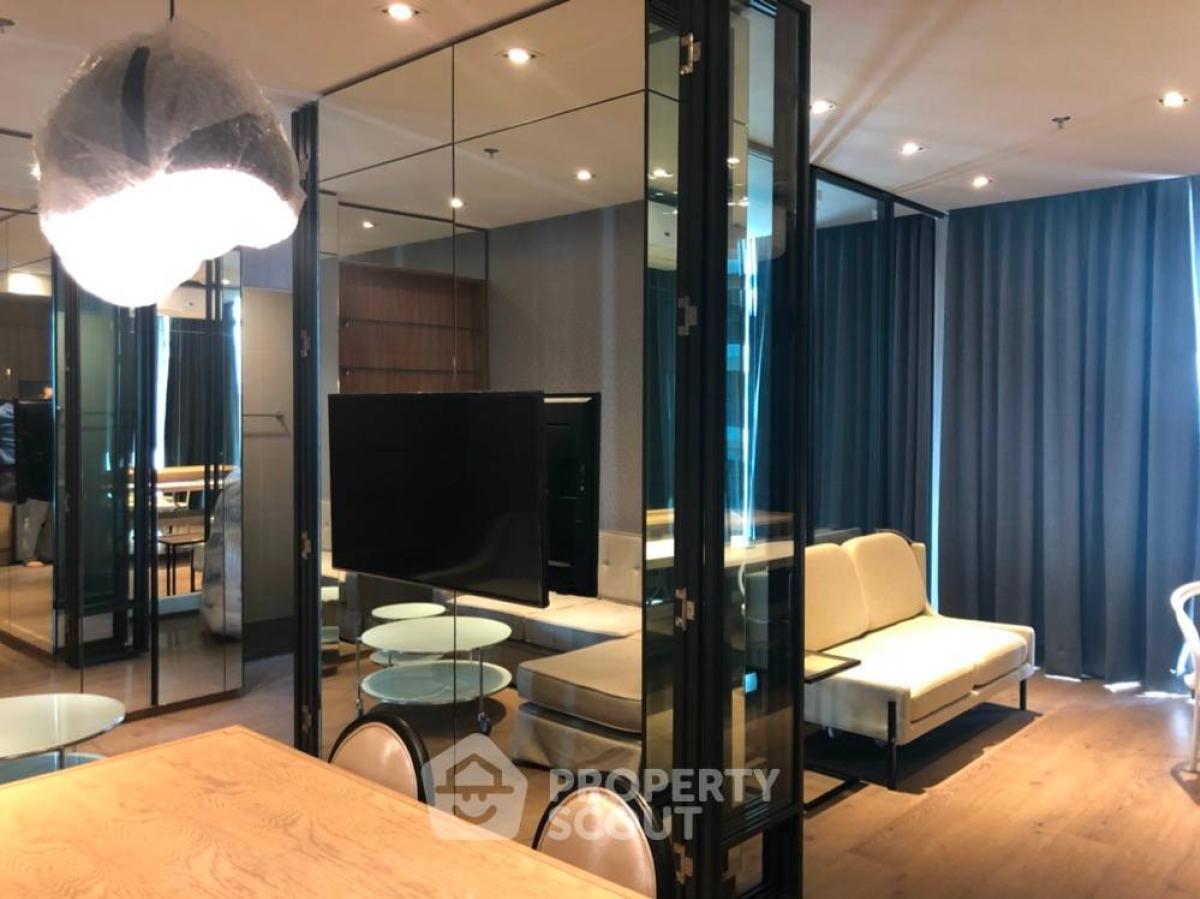 For SaleCondoKhlongtoei, Kluaynamthai : 2-BR Condo at Park Origin Phrom Phong near BTS Phrom Phong