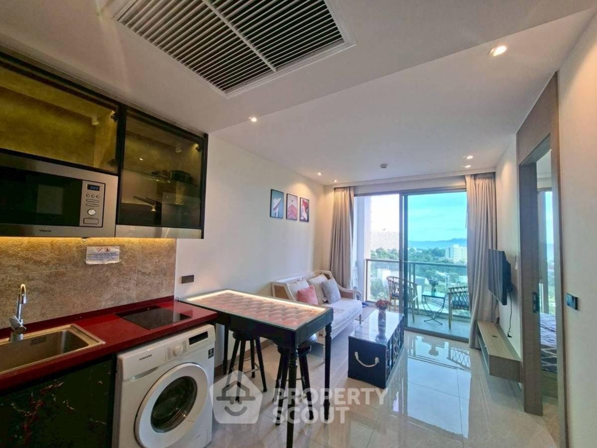 For RentCondoPattaya, Bangsaen, Chonburi : 1-BR Condo at The Riviera Ocean Drive close to Jomtien Beach