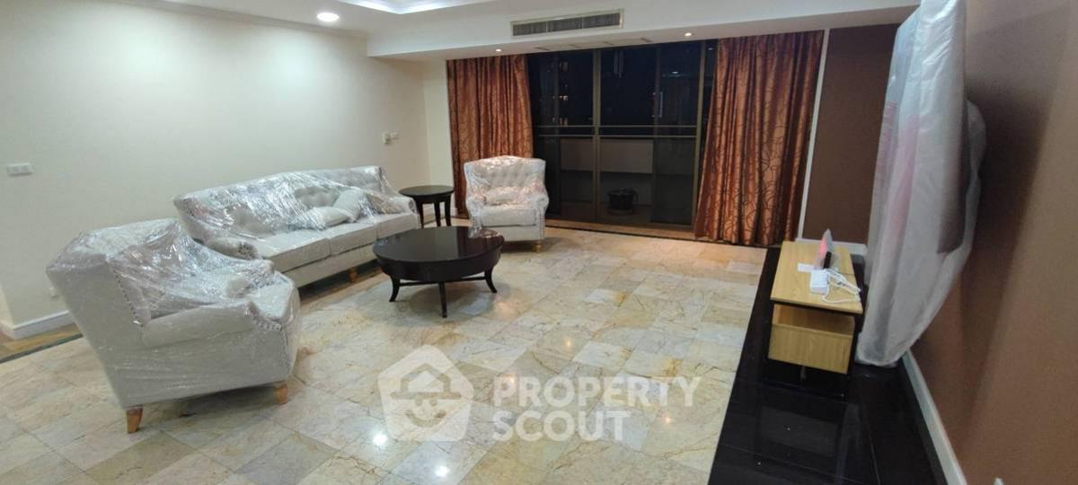 For RentCondoKhlongtoei, Kluaynamthai : 3-BR Condo at Fairview Tower near BTS Asok