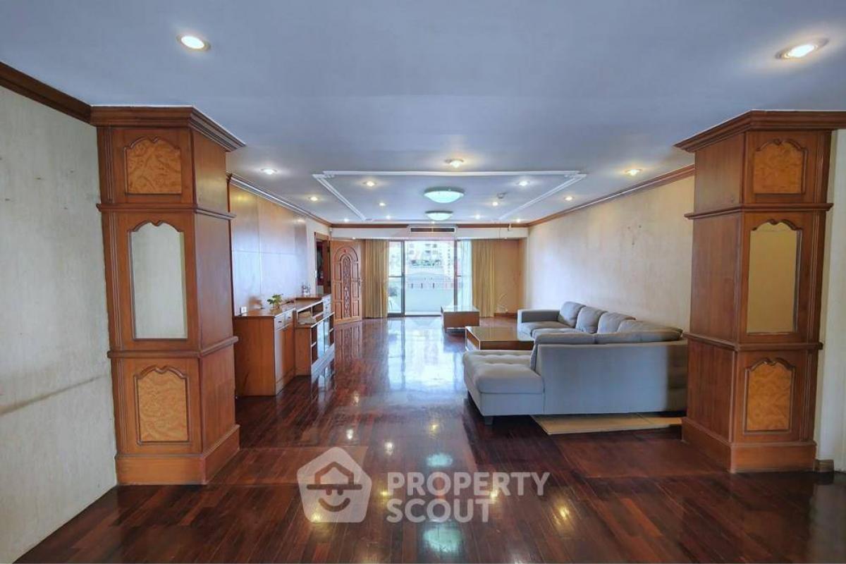 For SaleCondoSukhumvit, Asoke, Thonglor : 3-BR Condo at Regent On The Park 1 (Sukhumvit 26) near BTS Phrom Phong