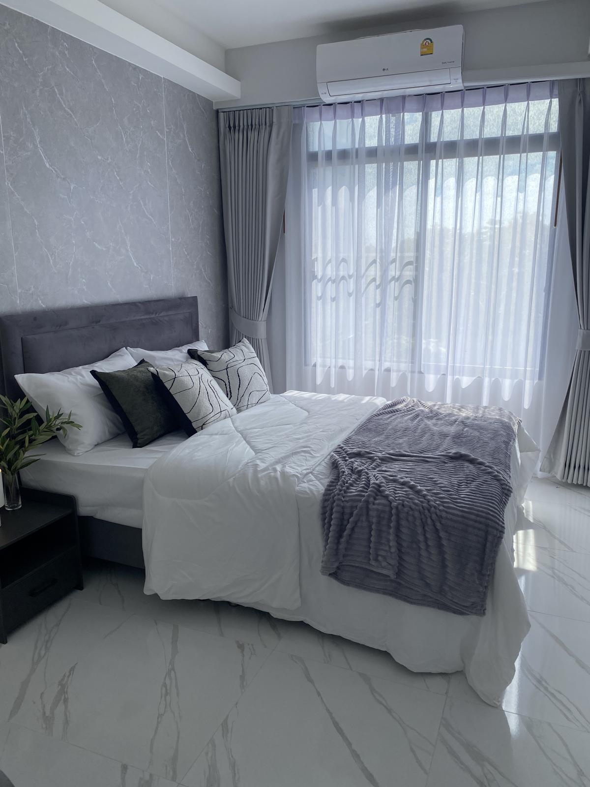 For SaleCondoPattanakan, Srinakarin : 🔥For Sale 🌟Newly Renovated 🧳Move-In Ready 🏢Condo St. Charm 33 sq.m.