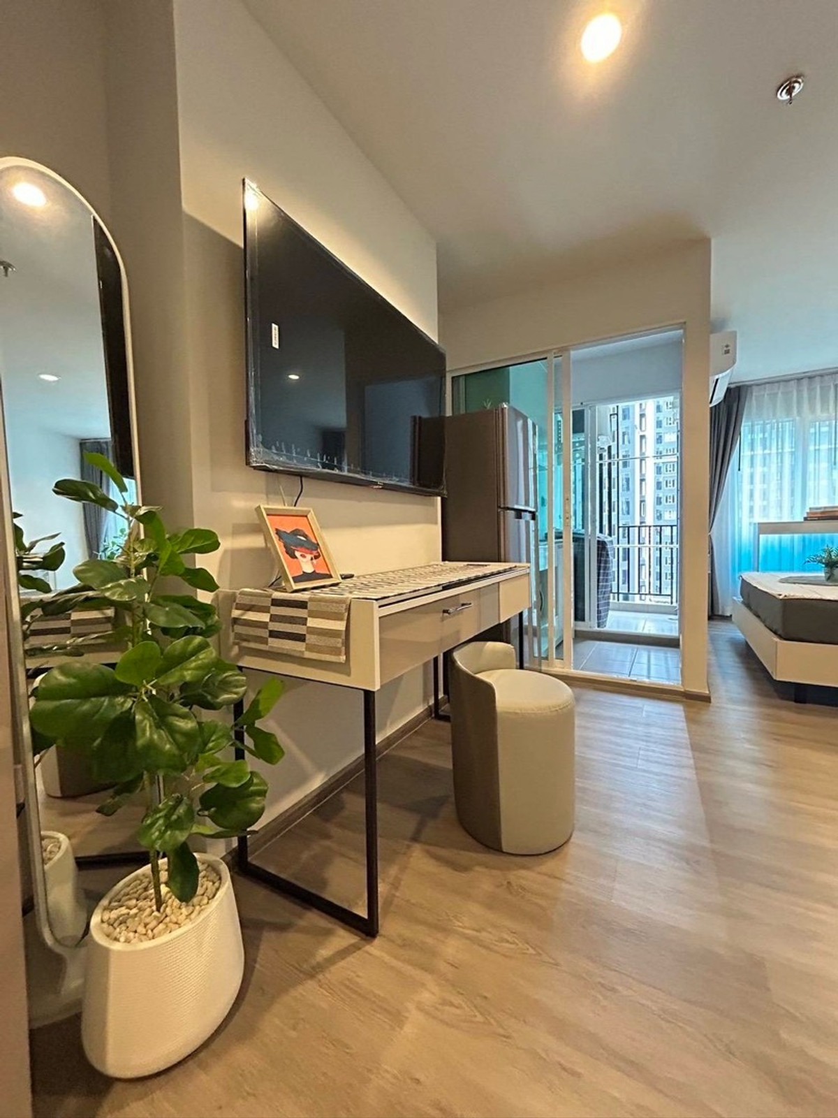 For RentCondoBangna, Bearing, Lasalle : Only 10,000 baht, brand new room Never rented Regent Home Bangna Make an appointment to see the room at Aunt Mam. ♾️ Tel/Line: 0992982923