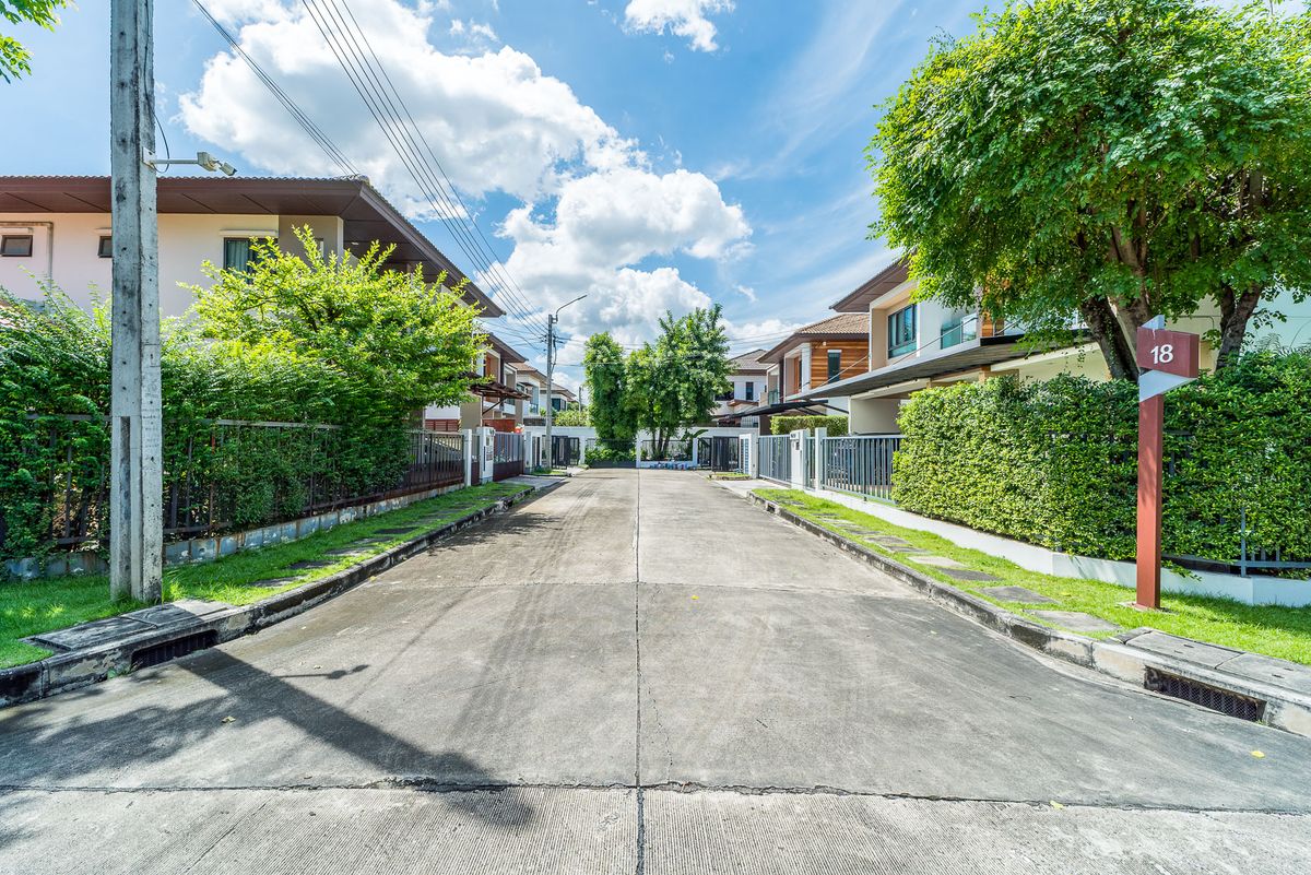 ขายบ้านนวมินทร์ รามอินทรา : บุราสิริ พหลโยธิน - สายไหม บ้านเดี่ยว รีโนเวทใหม่ พร้อมย้ายเข้าอยู่