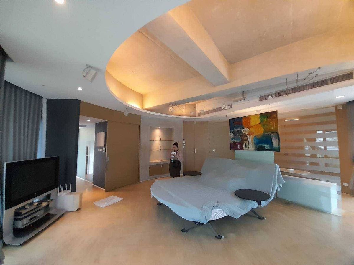 For RentHousePattanakan, Srinakarin : Rent a detached house, Phatthanakan 57, 319 sq.m. with a swimming pool and personal fisnet (N.934)