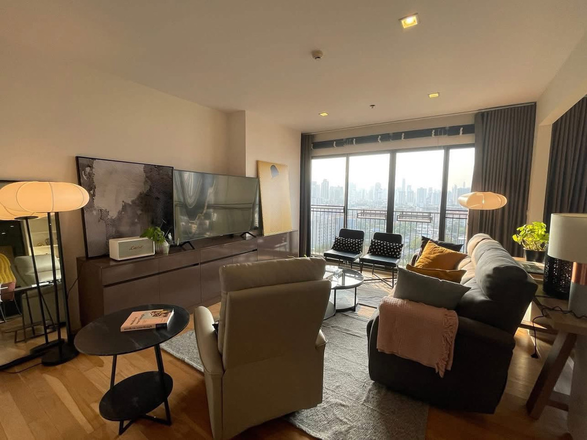 For RentCondoSukhumvit, Asoke, Thonglor : ✨ GT16016 | Condo Noble Solo, convenient travel, has a shuttle, big room, fully furnished. Ready to move in Hurry, the room goes very quickly!