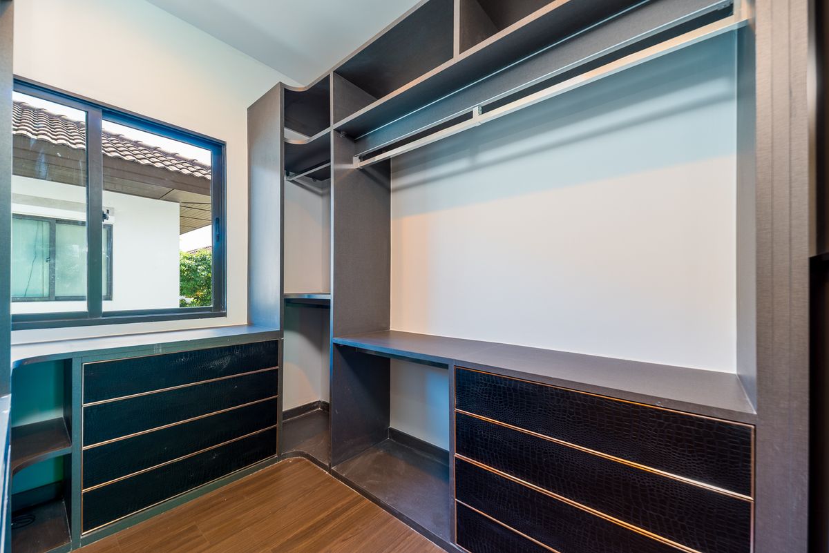 ขายบ้านนวมินทร์ รามอินทรา : บุราสิริ พหลโยธิน - สายไหม บ้านเดี่ยว รีโนเวทใหม่ พร้อมย้ายเข้าอยู่