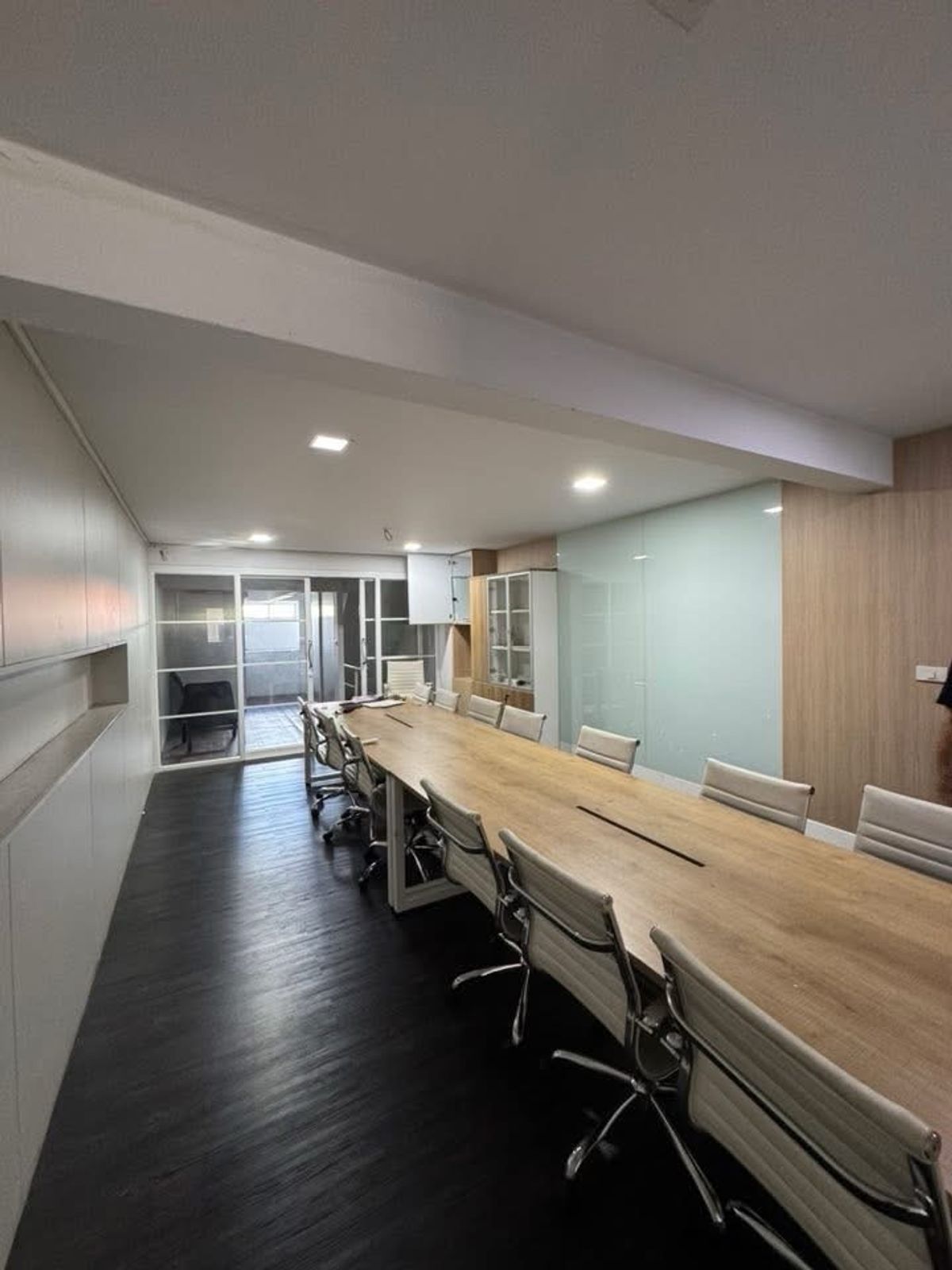 ให้เช่าโฮมออฟฟิศพระราม 9 เพชรบุรีตัดใหม่ RCA : ให้เช่า โฮมออฟฟิศ พร้อม เฟอร์นิเจอร์ พระราม 9 ใกล้ ห้าง เดอะ ไนน์ , ร้านค้า , คาเฟ่ , ร้านอาหาร และ จดทะเบียนบริษัทได้ ทำเลดี ใกล้ทางด่วน เดินทางสะดวกมาก