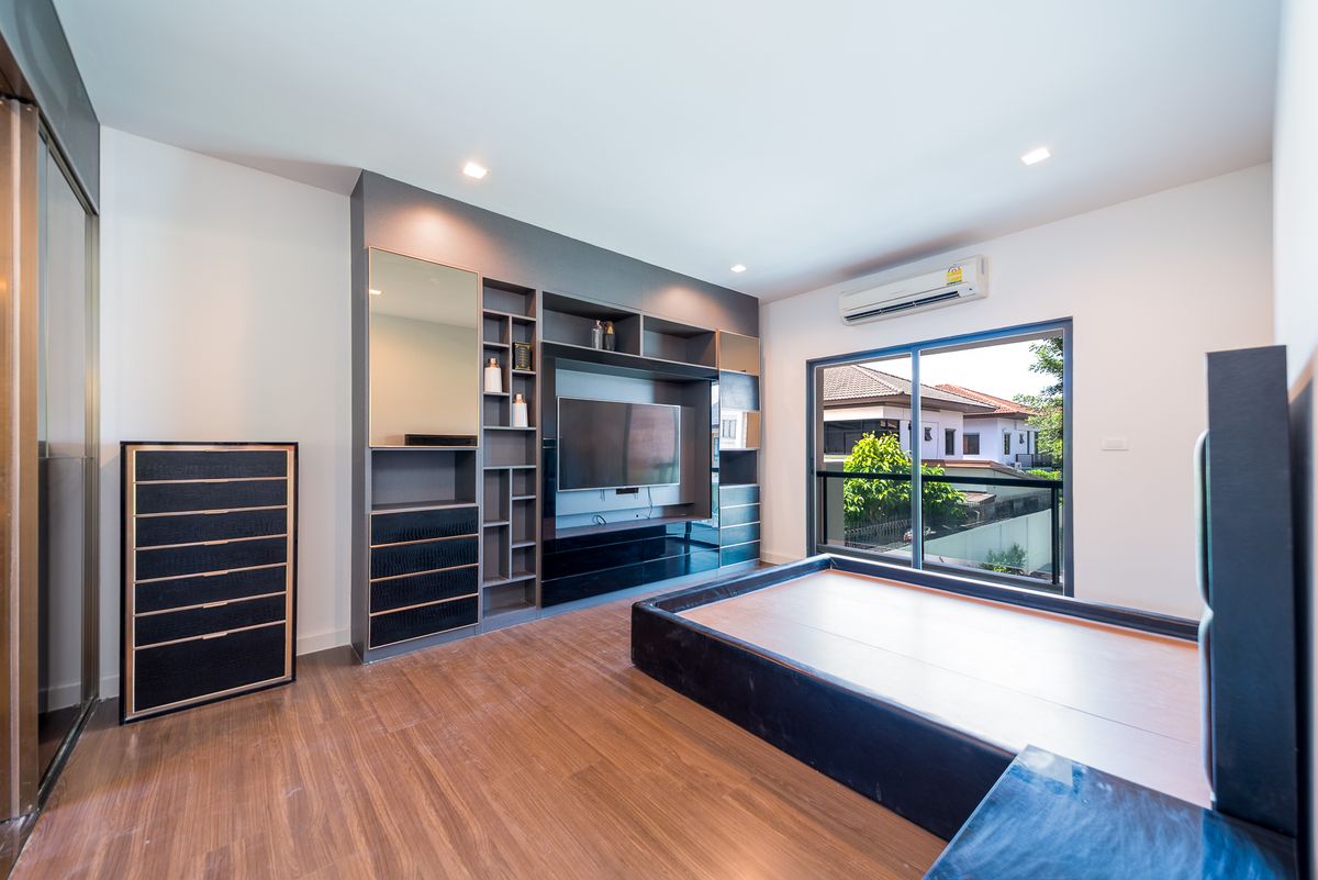 ขายบ้านนวมินทร์ รามอินทรา : บุราสิริ พหลโยธิน - สายไหม บ้านเดี่ยว รีโนเวทใหม่ พร้อมย้ายเข้าอยู่