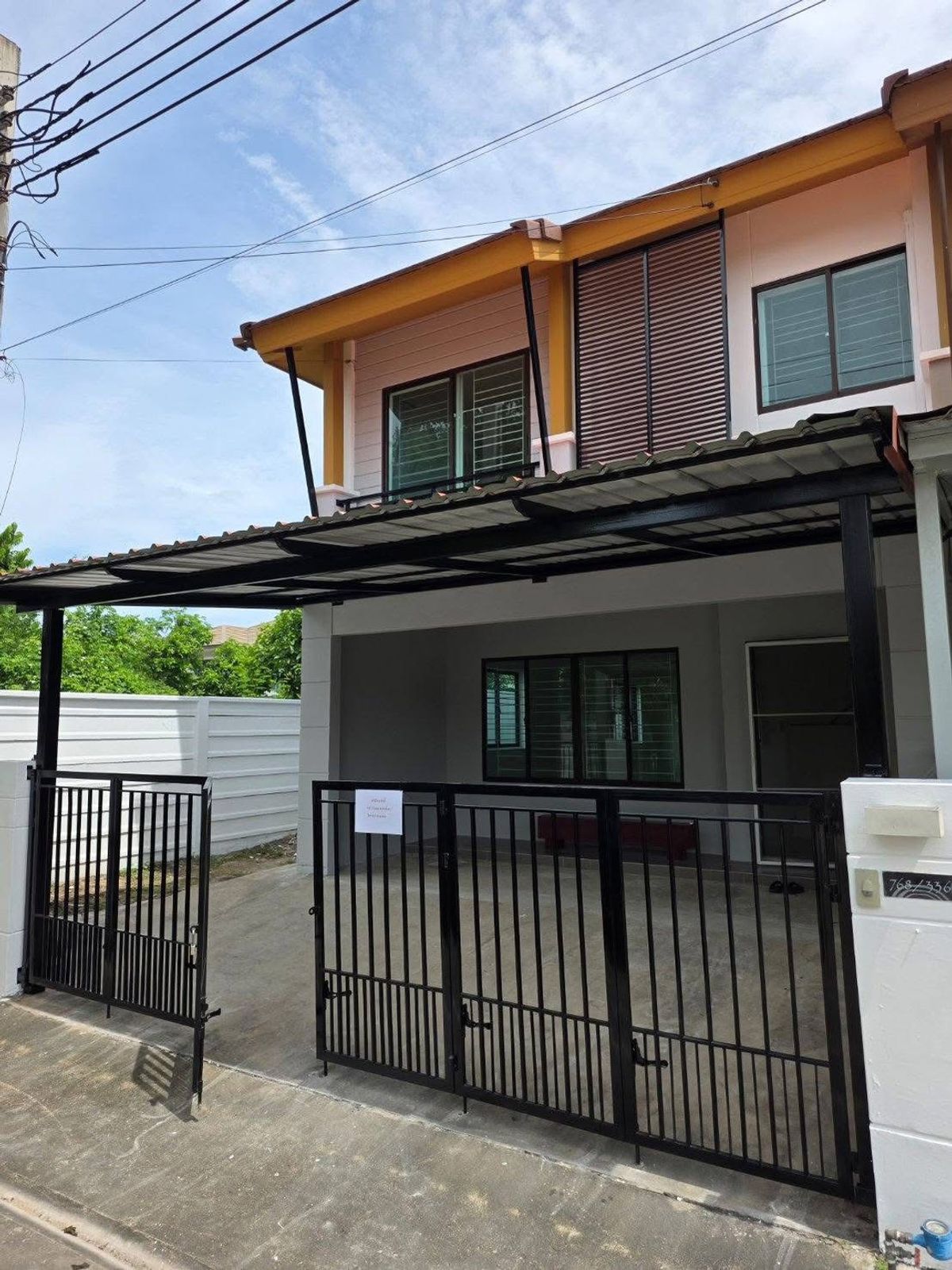 ให้เช่าทาวน์โฮมพัฒนาการ ศรีนครินทร์ : #ให้เช่าบ้านทาวน์โฮมหลังมุม พฤกษาวิลล์ 73 บาหลี ซ.พัฒนาการ 38 ส่วนตัว เงียบสงบ 🛏 3 ห้องนอน | 🛁 2 ห้องน้ำ | 🚗 จอดรถ 2 คัน เนื้อที่ 30 ตร.วา | พื้นที่ใช้สอย 180 ตร.ม. 💰 ค่าเช่า 25,000 บาท/เดือน