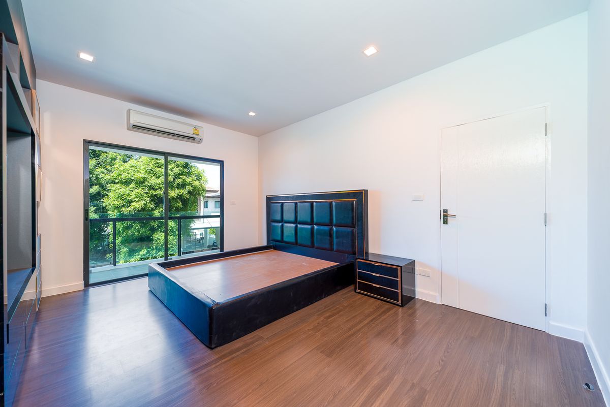 ขายบ้านนวมินทร์ รามอินทรา : บุราสิริ พหลโยธิน - สายไหม บ้านเดี่ยว รีโนเวทใหม่ พร้อมย้ายเข้าอยู่