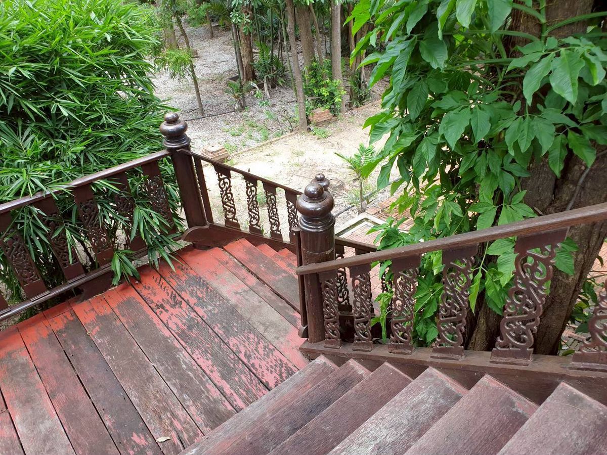 ขายบ้านสุพรรณบุรี : เรือนไทยหมู่ชุดใหญ่ไม้สัก รูปแบบมาตรฐาน ตกแต่งสไตล์รีสอร์ท 