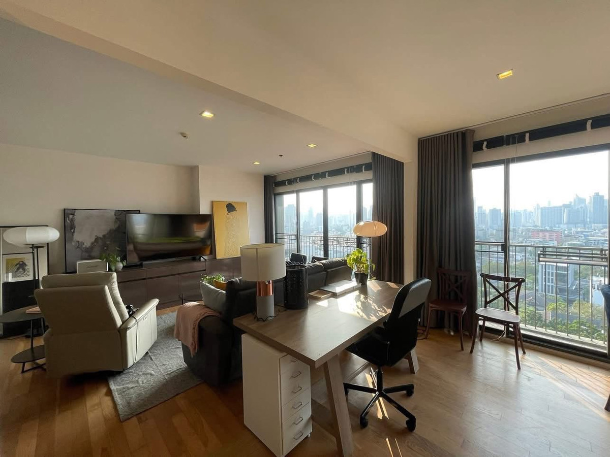 For RentCondoSukhumvit, Asoke, Thonglor : ✨ GT16016 | Condo Noble Solo, convenient travel, has a shuttle, big room, fully furnished. Ready to move in Hurry, the room goes very quickly!