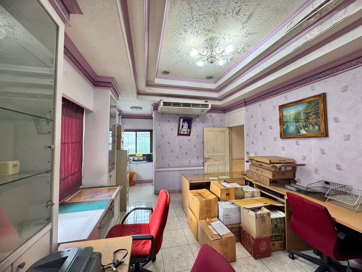 ขายบ้านลาดพร้าว เซ็นทรัลลาดพร้าว : ขายบ้านเดี่ยว 2 ชั้น ในหมู่บ้านรัชดา1 (ซอยลาดพร้าว 80 แยก 24) ใกล้เซ็นทรัลอีสต์วิลล์ (N.1770)