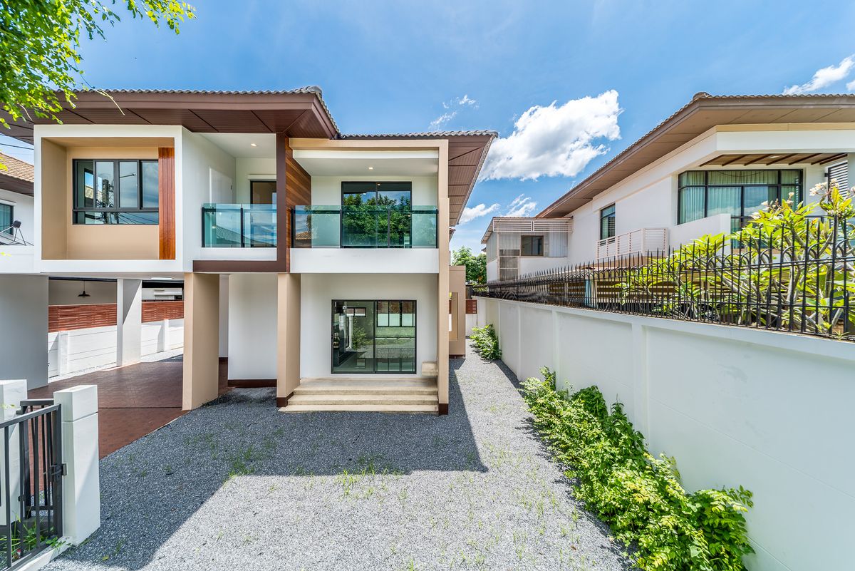 ขายบ้านนวมินทร์ รามอินทรา : บุราสิริ พหลโยธิน - สายไหม บ้านเดี่ยว รีโนเวทใหม่ พร้อมย้ายเข้าอยู่