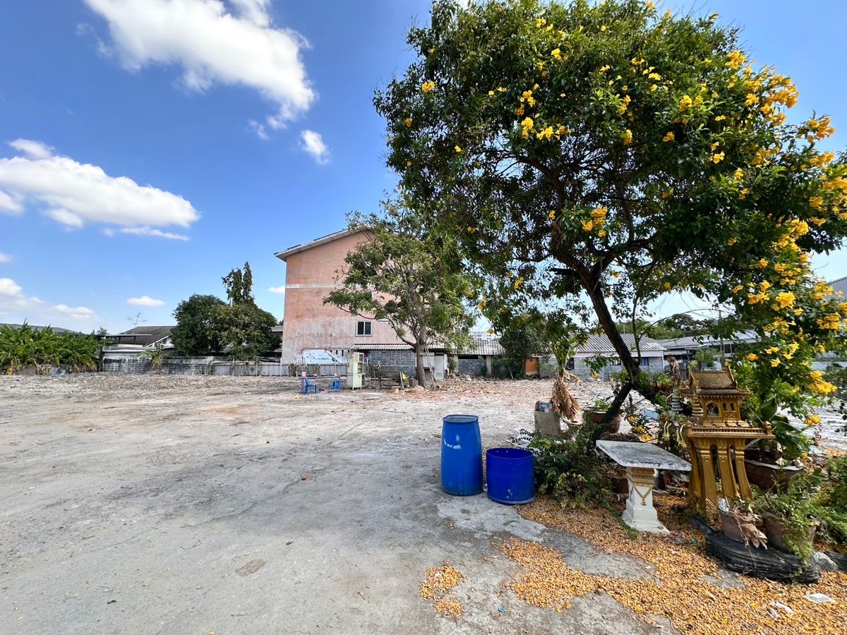 For RentLandChaengwatana, Muangthong : Land for rent 329 sq. Wah, Chaeng Watthana Road, Soi 6, Lak Si, Bangkok, near the main road (N.930)