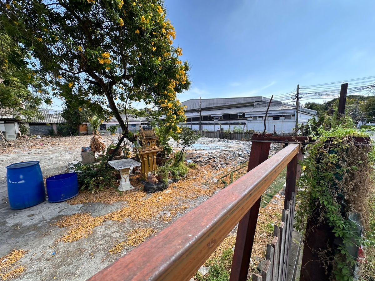 For RentLandChaengwatana, Muangthong : Land for rent 329 sq. Wah, Chaeng Watthana Road, Soi 6, Lak Si, Bangkok, near the main road (N.930)