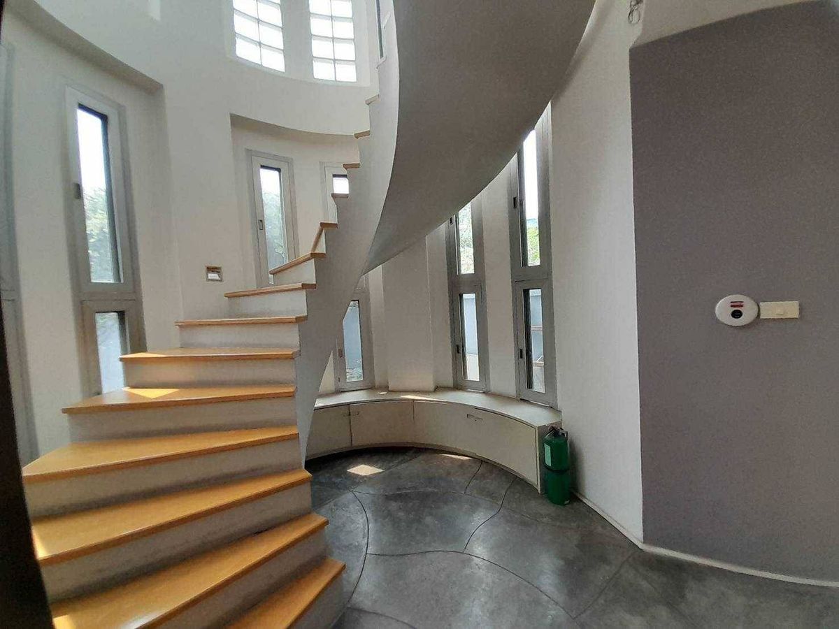 For RentHousePattanakan, Srinakarin : Rent a detached house, Phatthanakan 57, 319 sq.m. with a swimming pool and personal fisnet (N.934)