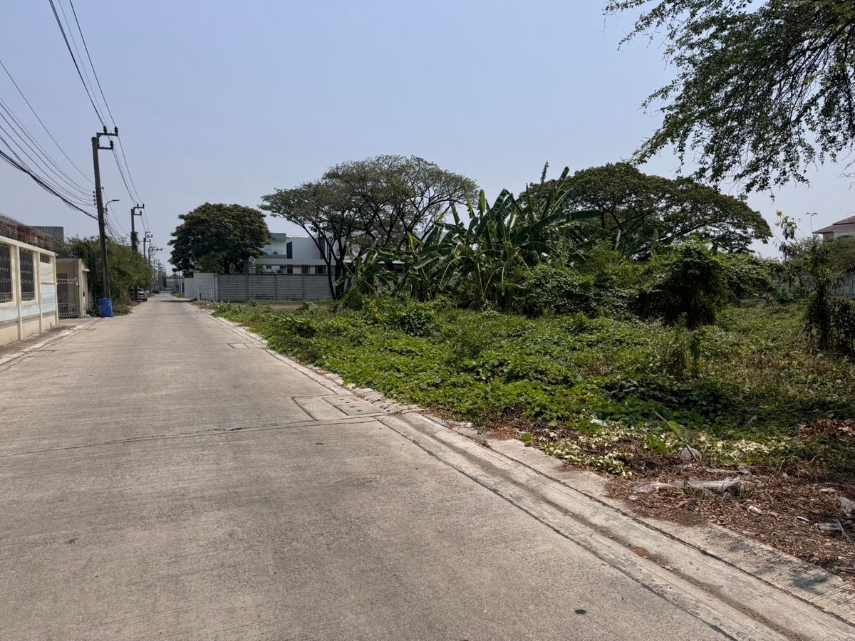 For RentLandPattanakan, Srinakarin : Land for rent, Krungthep Kreetha, Soi 20, Junction 3 Near Airport Link Hua Mak (N.1597)