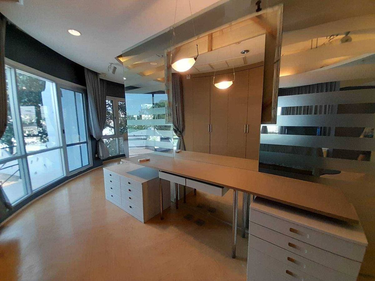 For RentHousePattanakan, Srinakarin : Rent a detached house, Phatthanakan 57, 319 sq.m. with a swimming pool and personal fisnet (N.934)