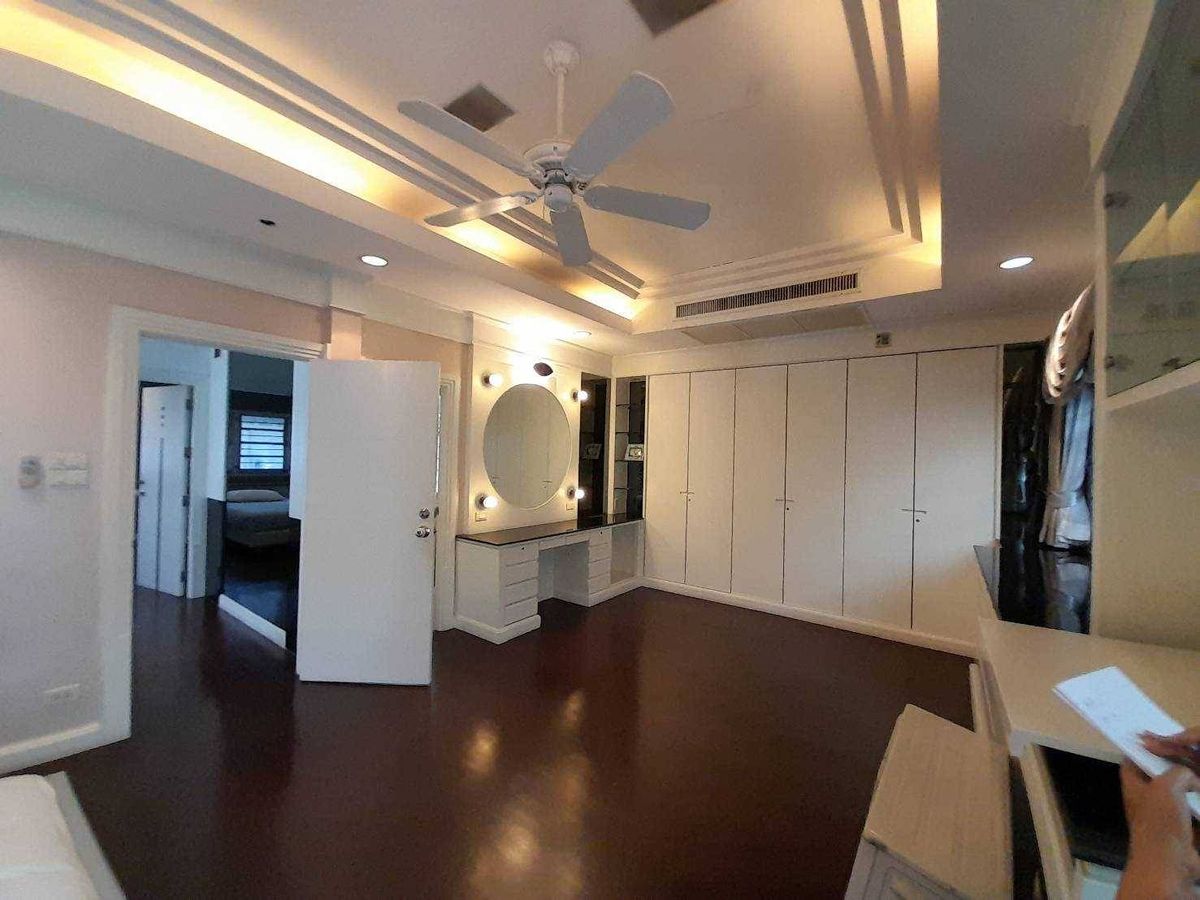 For RentHousePattanakan, Srinakarin : Rent a detached house, Phatthanakan 57, 319 sq.m. with a swimming pool and personal fisnet (N.934)