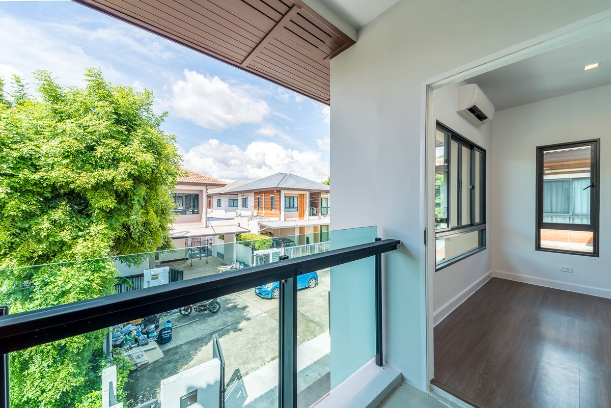 ขายบ้านนวมินทร์ รามอินทรา : บุราสิริ พหลโยธิน - สายไหม บ้านเดี่ยว รีโนเวทใหม่ พร้อมย้ายเข้าอยู่