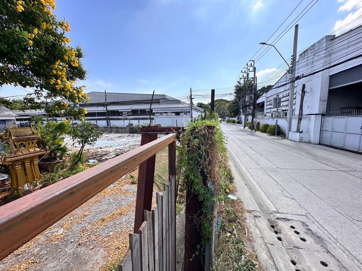 For RentLandChaengwatana, Muangthong : Land for rent 329 sq. Wah, Chaeng Watthana Road, Soi 6, Lak Si, Bangkok, near the main road (N.930)