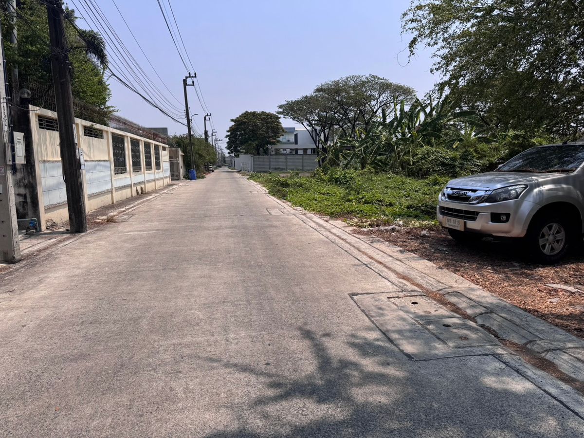 For RentLandPattanakan, Srinakarin : Land for rent, Krungthep Kreetha, Soi 20, Junction 3 Near Airport Link Hua Mak (N.1597)