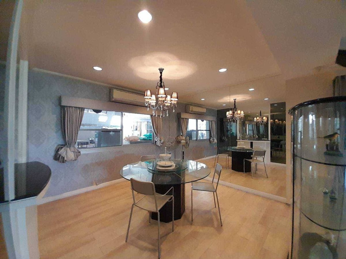 For RentHousePattanakan, Srinakarin : Rent a detached house, Phatthanakan 57, 319 sq.m. with a swimming pool and personal fisnet (N.934)