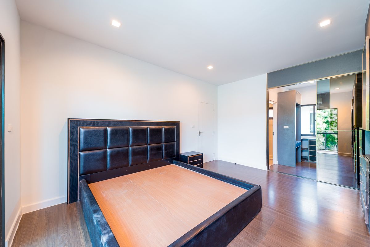 ขายบ้านนวมินทร์ รามอินทรา : บุราสิริ พหลโยธิน - สายไหม บ้านเดี่ยว รีโนเวทใหม่ พร้อมย้ายเข้าอยู่