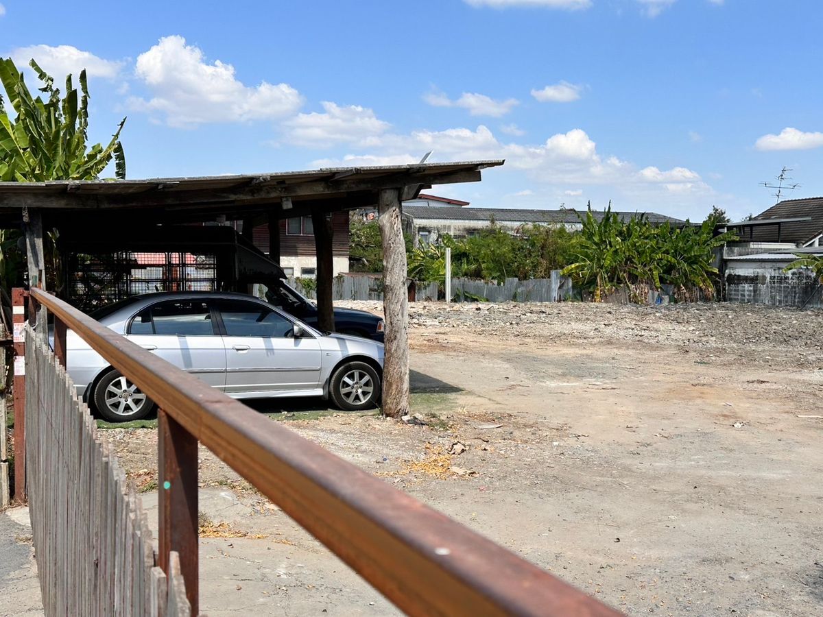 For RentLandChaengwatana, Muangthong : Land for rent 329 sq. Wah, Chaeng Watthana Road, Soi 6, Lak Si, Bangkok, near the main road (N.930)