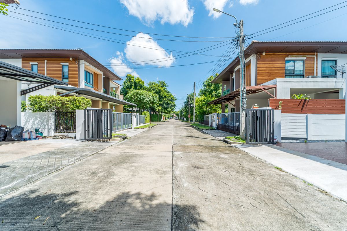 ขายบ้านนวมินทร์ รามอินทรา : บุราสิริ พหลโยธิน - สายไหม บ้านเดี่ยว รีโนเวทใหม่ พร้อมย้ายเข้าอยู่