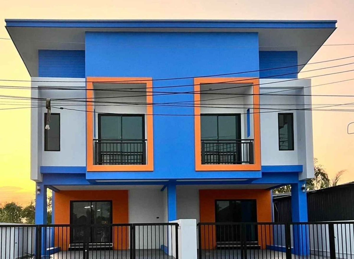 For SalePathum Thani,Rangsit, Thammasat : 🏡 2-story semi-detached house for sale, new house, first hand, completed, ready to move in, good location, Lam Luk Ka, Khlong 9.