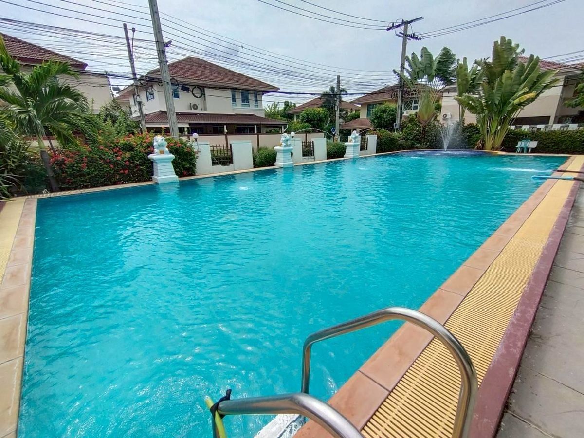 TownhomeSamut Prakan,Samrong : 3 -storey townhome for sale, Supalai Village, Sukhumvit - Srinakarin, near Bitec Bangna (N.1715)