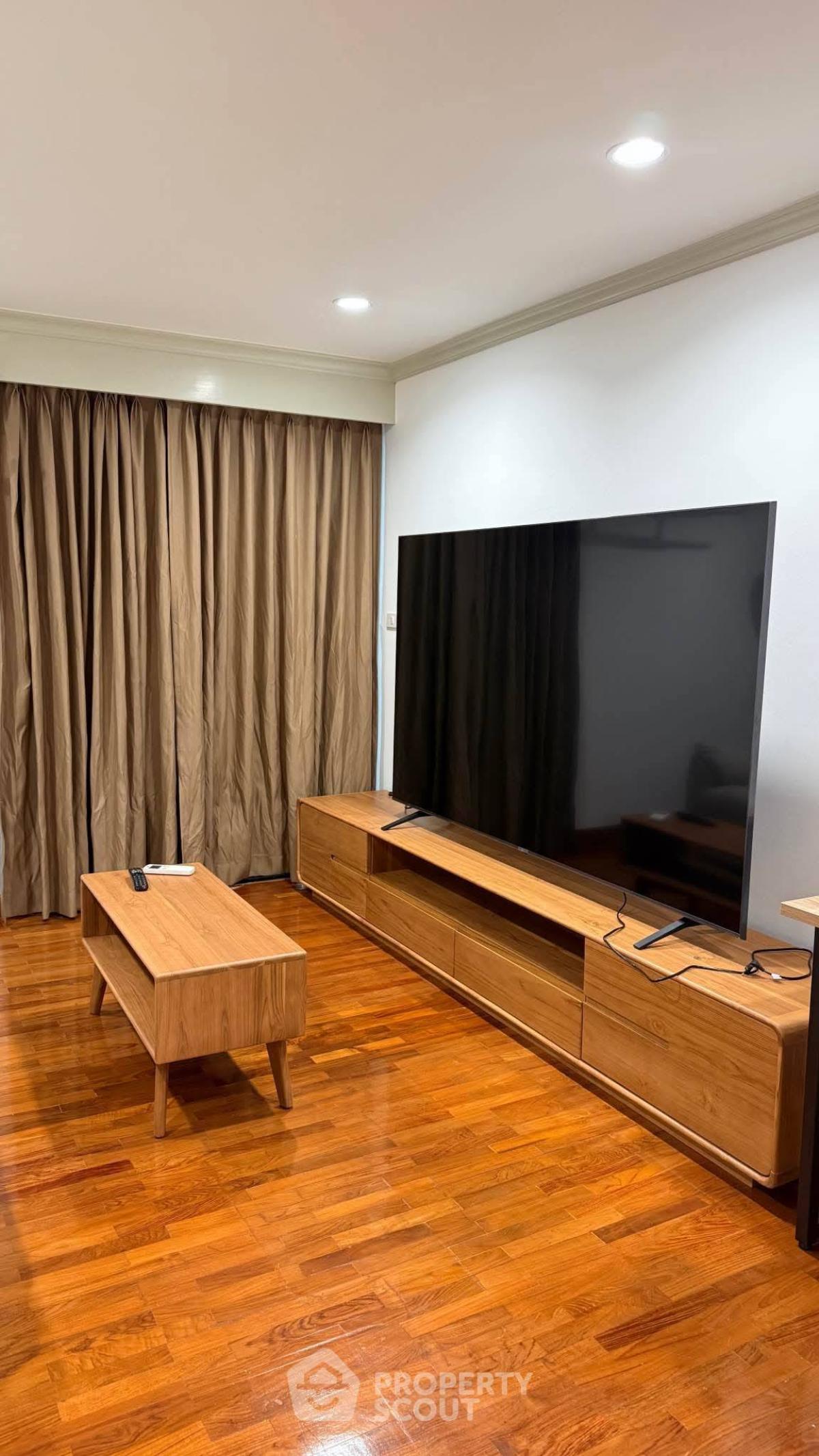 For RentCondoSathorn, Narathiwat : 1-BR Condo at Sampoom Garden Condominium near BTS Saint Louis