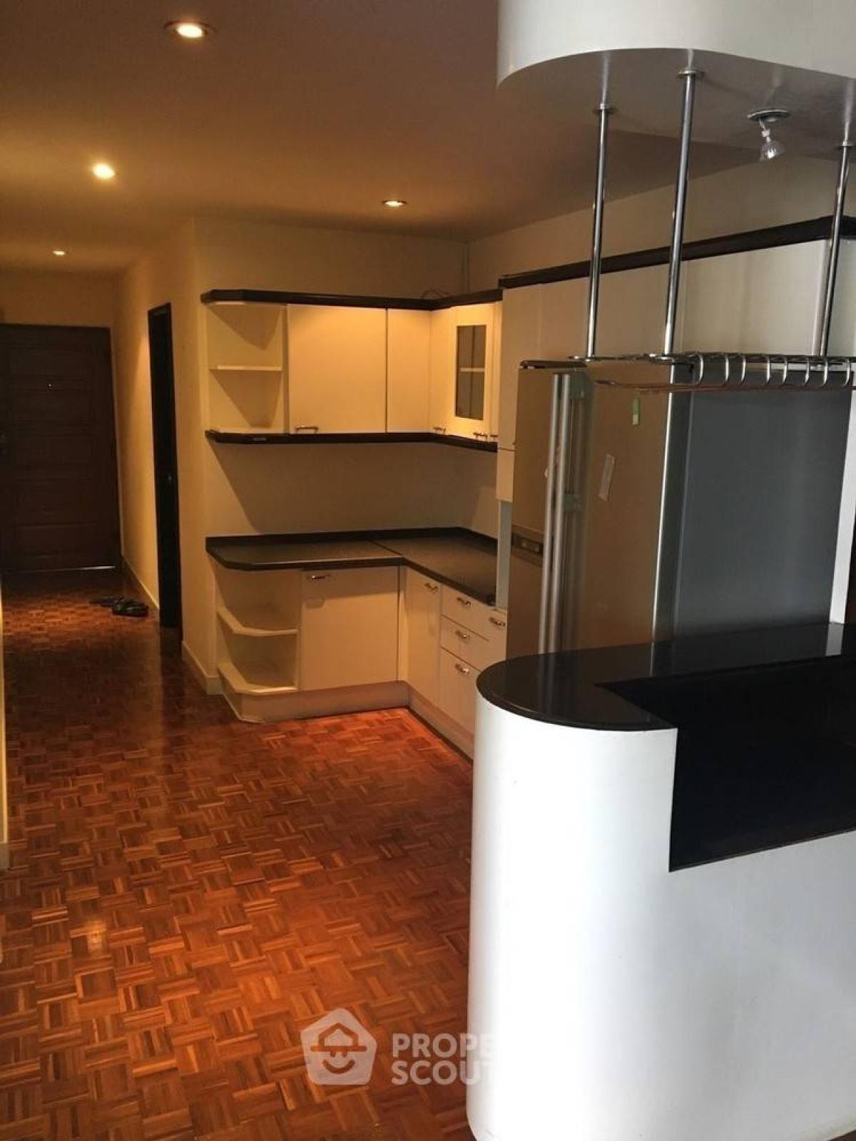 For RentCondoNana, North Nana,Sukhumvit13, Soi Nana : 2-BR Condo at Sukhumvit Suite near BTS Nana