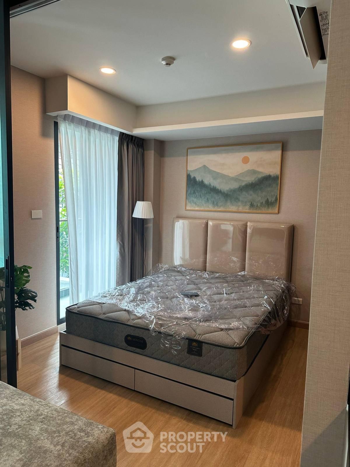 For RentCondoRama9, Petchburi, RCA : 1-BR Condo at Lloyd Soonvijai-Thonglor in Bang Kapi
