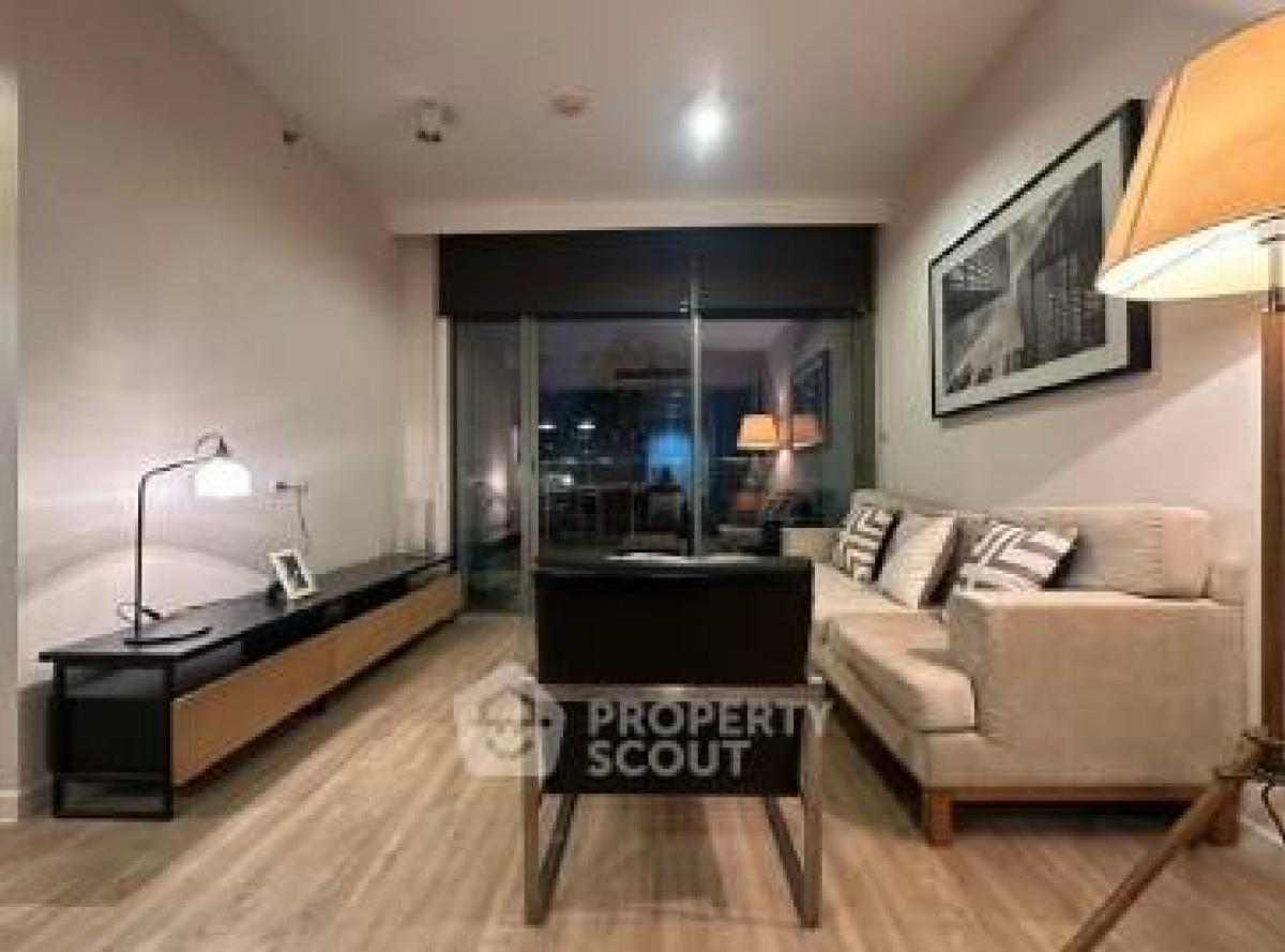 For RentCondoSilom, Saladaeng, Bangrak : 2-BR Condo at Siamese Surawong near MRT Sam Yan
