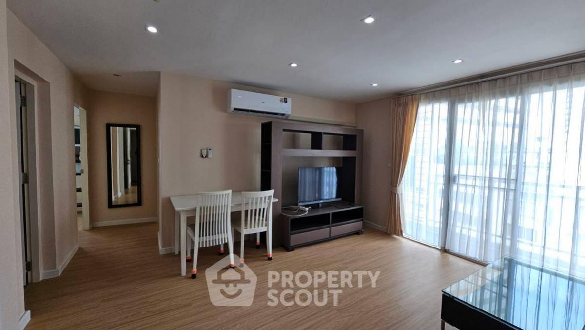 ให้เช่าคอนโดสุขุมวิท อโศก ทองหล่อ : คอนโด 2-ห้องนอน ที่ 49 พลัส คอนโดมิเนียม ใกล้ BTS พร้อมพงษ์