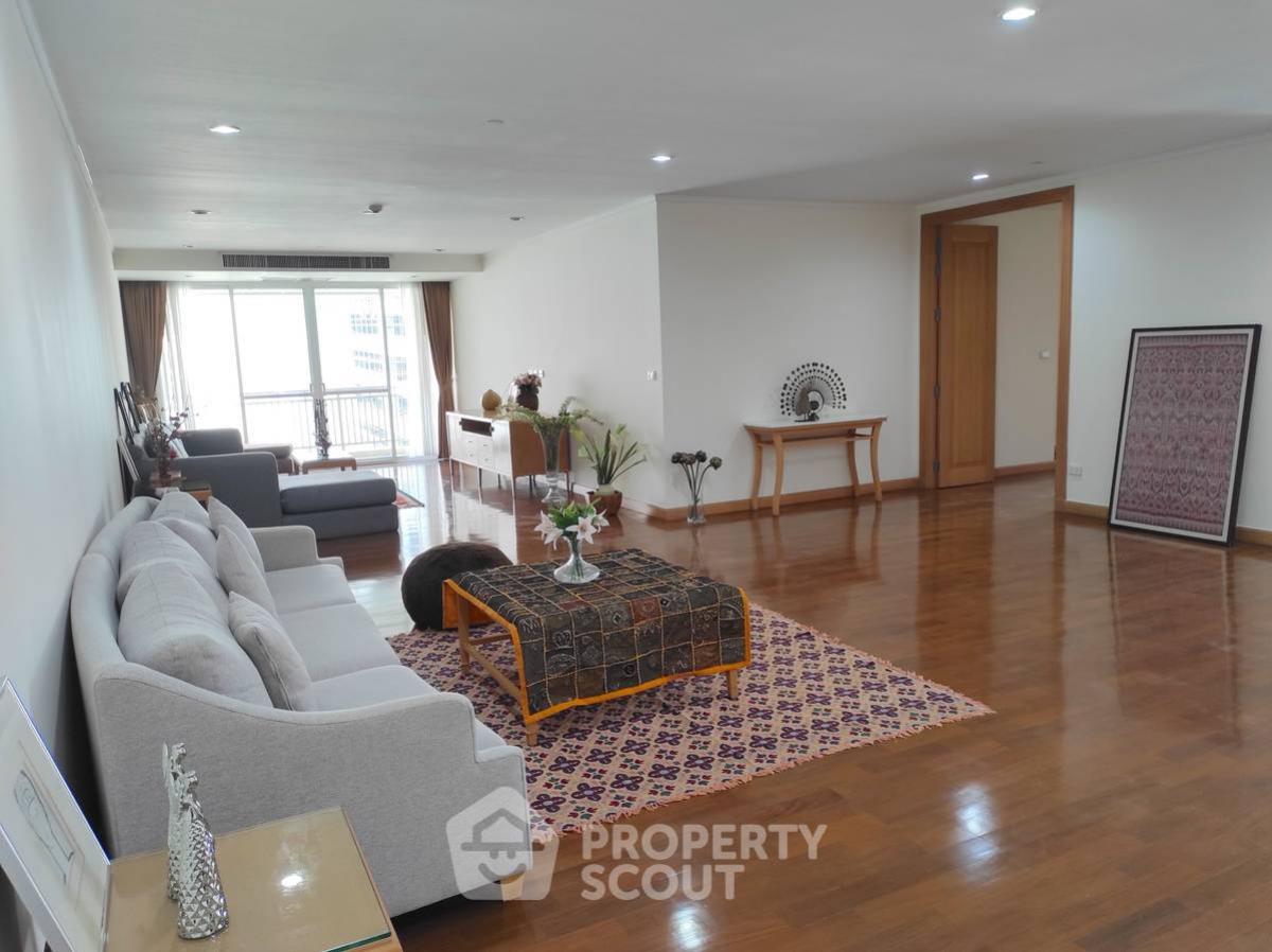 ให้เช่าคอนโดสุขุมวิท อโศก ทองหล่อ : เซอร์วิสอพาร์ทเมนท์ 3-ห้องนอน ใกล้ BTS พร้อมพงษ์