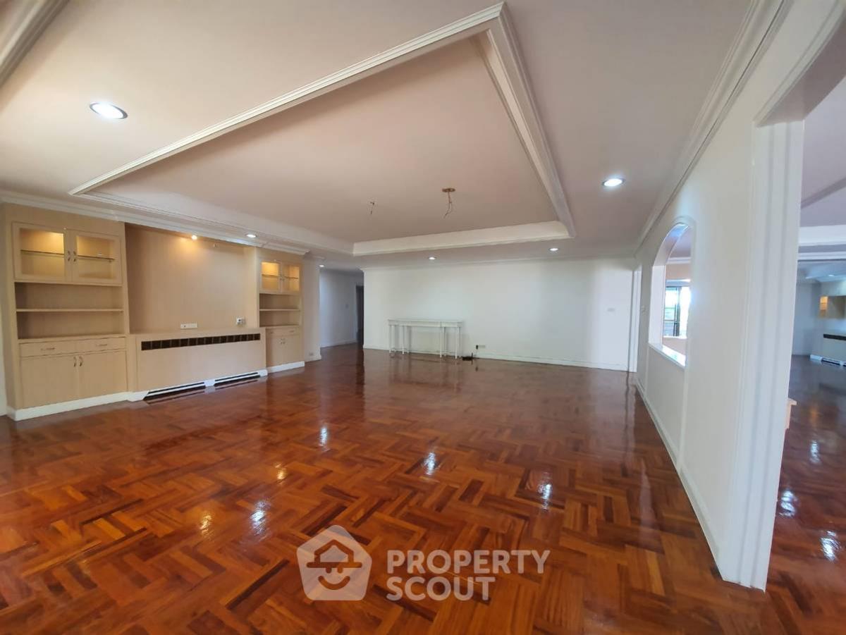 ให้เช่าคอนโดสุขุมวิท อโศก ทองหล่อ : เซอร์วิสอพาร์ทเมนท์ 4-ห้องนอน ใกล้ BTS พร้อมพงษ์